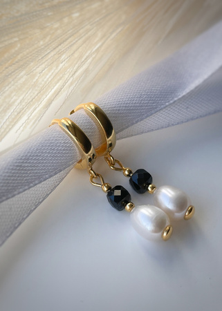 3 cm gold-plated, faceted hoop earrings